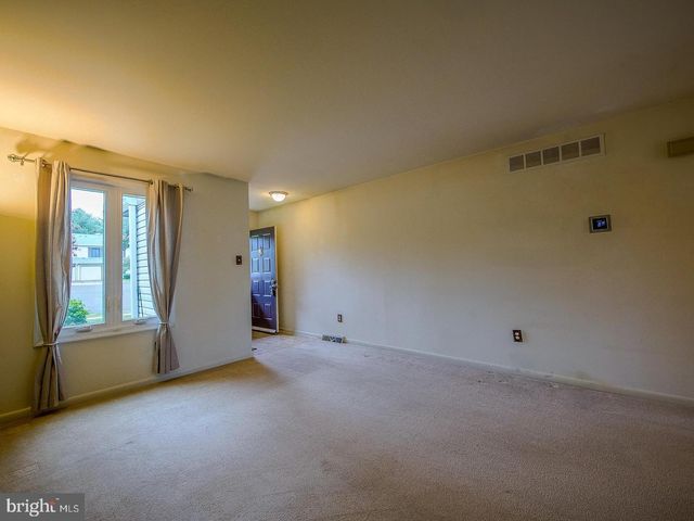1001 WINFIELD CT, Lansdale, PA 19446