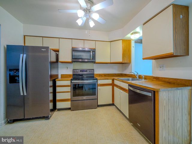 1001 WINFIELD CT, Lansdale, PA 19446
