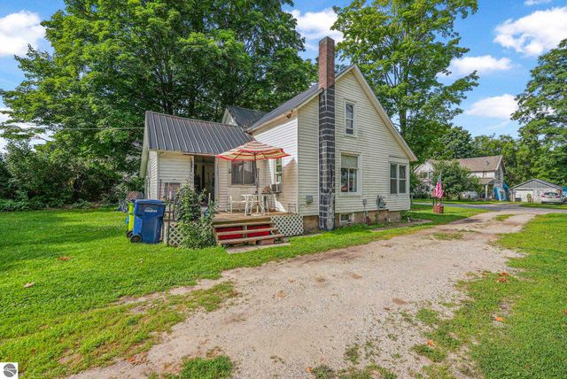 1583 State Street, Grawn, MI 49637