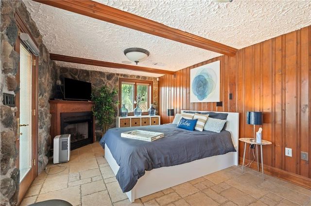 675 Thalia Point RD, Virginia Beach, VA 23452
