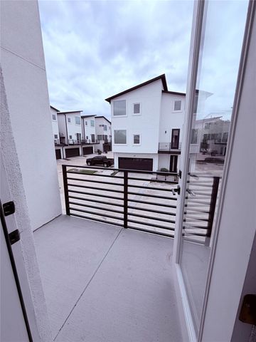 1417 Kramer LN 19, Austin, TX 78758