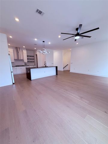 1417 Kramer LN 19, Austin, TX 78758