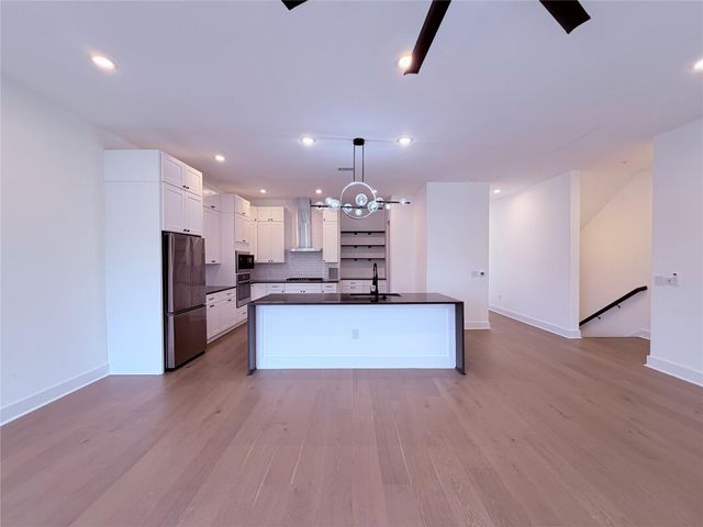 1417 Kramer LN 19, Austin, TX 78758