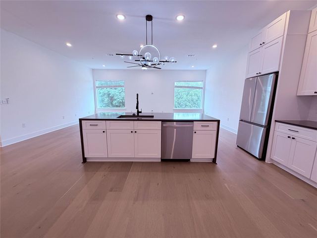 1417 Kramer LN 19, Austin, TX 78758