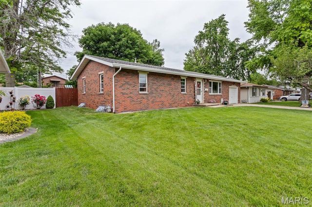 416 Sanders Street, Bethalto, IL 62010