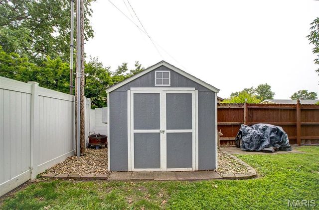 416 Sanders Street, Bethalto, IL 62010