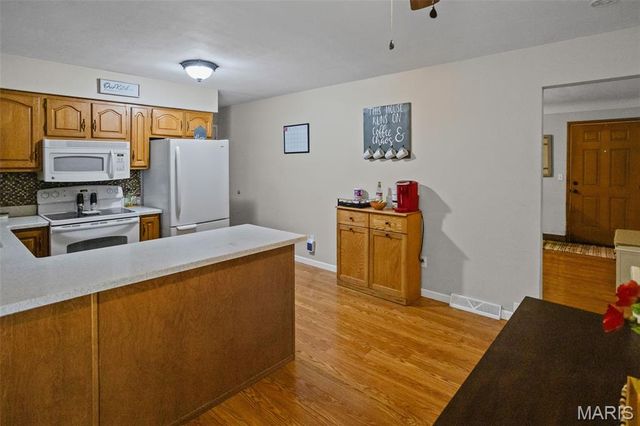 416 Sanders Street, Bethalto, IL 62010