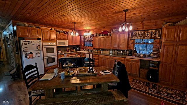 964 W Rabbit Run W, Martinsville, IN 46151