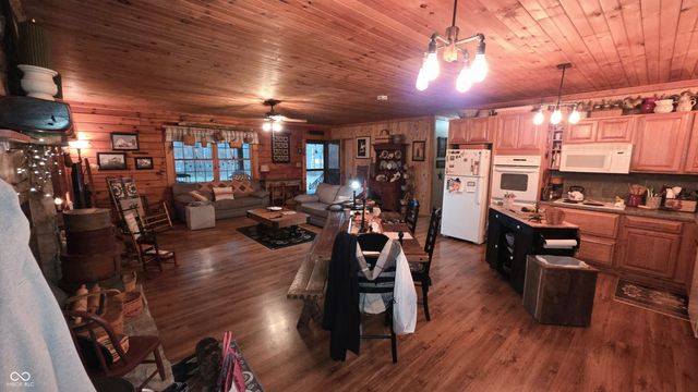 964 W Rabbit Run W, Martinsville, IN 46151