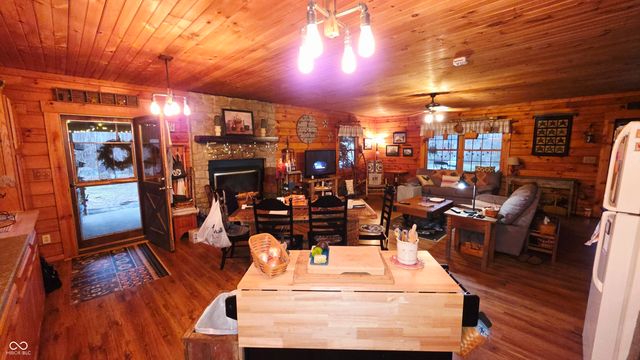 964 W Rabbit Run W, Martinsville, IN 46151