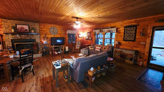 964 W Rabbit Run W, Martinsville, IN 46151