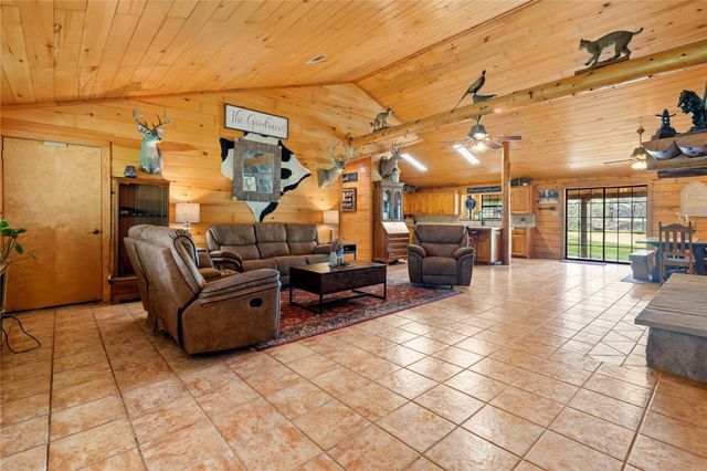 110 Southwood Forest Road, Huntsville, TX 77340