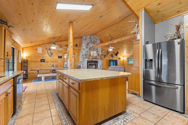 110 Southwood Forest Road, Huntsville, TX 77340