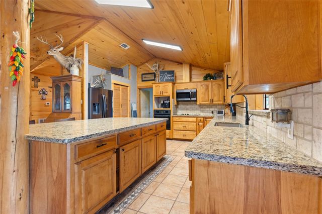 110 Southwood Forest Road, Huntsville, TX 77340