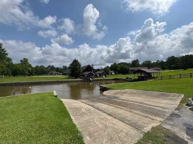 37 Silver Lakes Drive, Huntsville, TX 77340