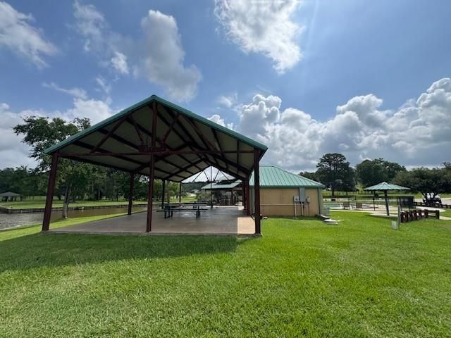 37 Silver Lakes Drive, Huntsville, TX 77340