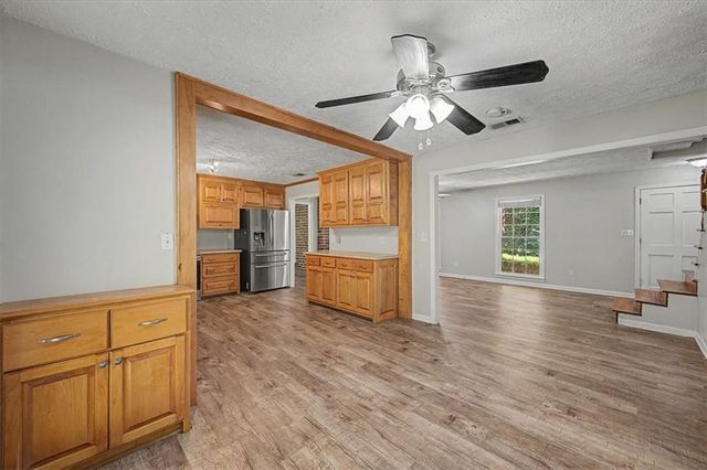 403 S SEQUOYAH Circle NE, Calhoun, GA 30701