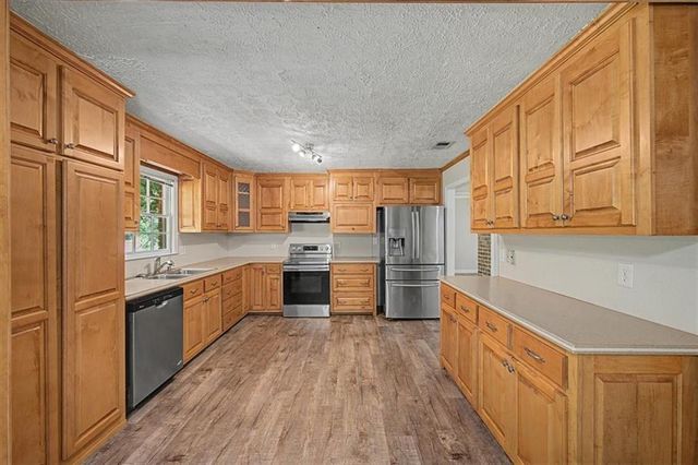 403 S SEQUOYAH Circle NE, Calhoun, GA 30701