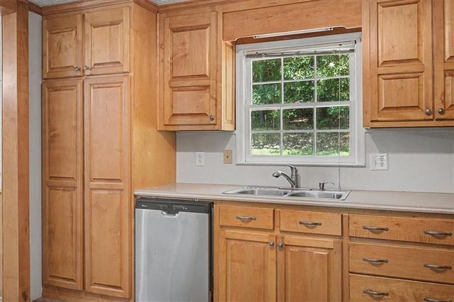 403 S SEQUOYAH Circle NE, Calhoun, GA 30701