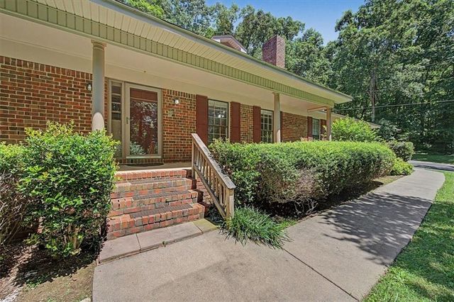 403 S SEQUOYAH Circle NE, Calhoun, GA 30701