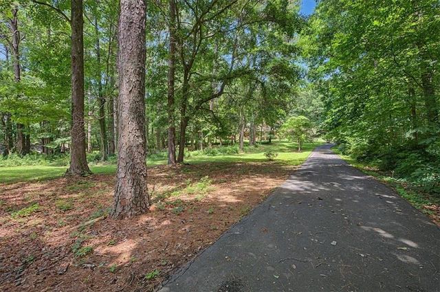 403 S SEQUOYAH Circle NE, Calhoun, GA 30701