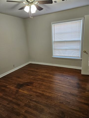 2221 N Shannon Street, Sherman, TX 75092