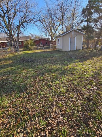 2221 N Shannon Street, Sherman, TX 75092
