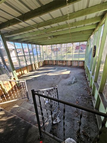 2221 N Shannon Street, Sherman, TX 75092