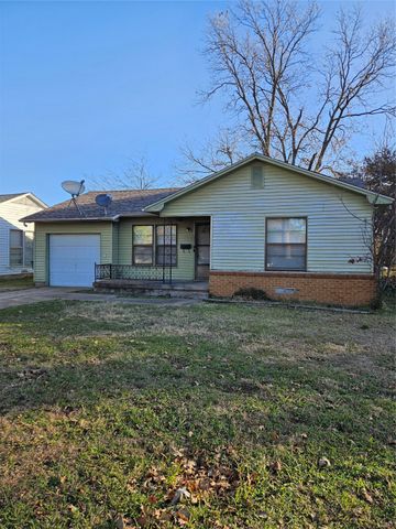2221 N Shannon Street, Sherman, TX 75092