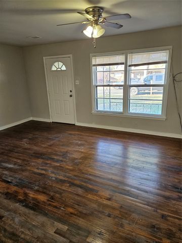 2221 N Shannon Street, Sherman, TX 75092