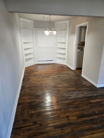 2221 N Shannon Street, Sherman, TX 75092