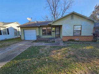 2221 N Shannon Street, Sherman, TX 75092