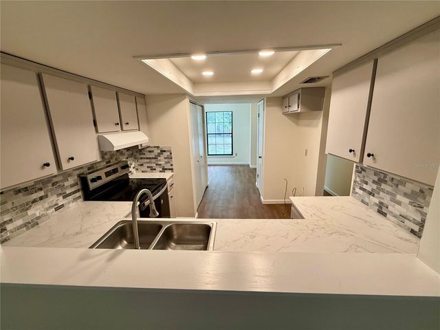 935 VILLAGE DRIVE, Brooksville, FL 34601