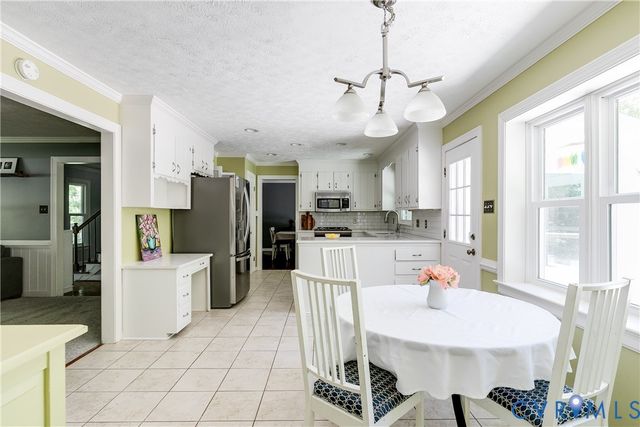 1107 Royal Ridge Rd, Midlothian, VA 23114