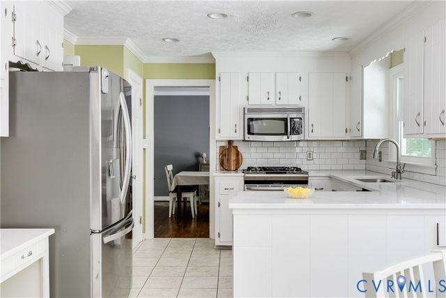 1107 Royal Ridge Rd, Midlothian, VA 23114
