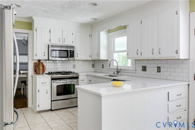 1107 Royal Ridge Rd, Midlothian, VA 23114