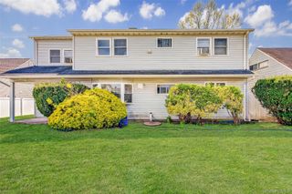 50 Gleaner Lane, Levittown, NY 11756