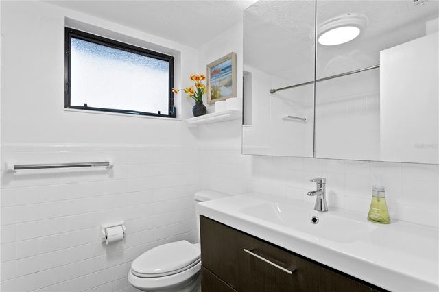 2407 S LOIS AVENUE, Tampa, FL 33629