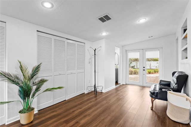 2407 S LOIS AVENUE, Tampa, FL 33629