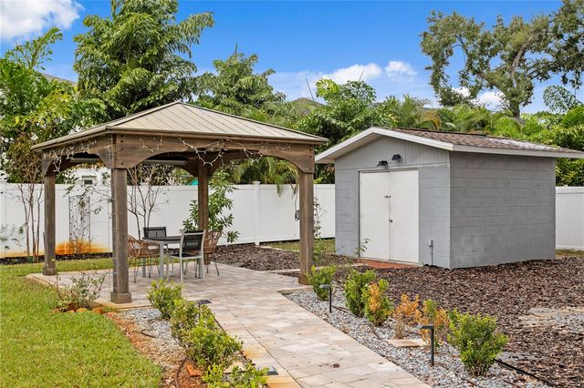 2407 S LOIS AVENUE, Tampa, FL 33629
