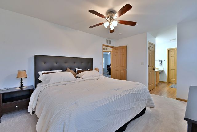 410 Manchester Road, Oswego, IL 60543