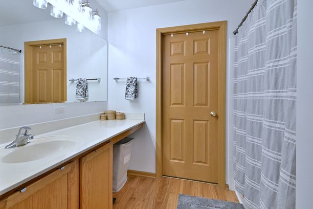 410 Manchester Road, Oswego, IL 60543