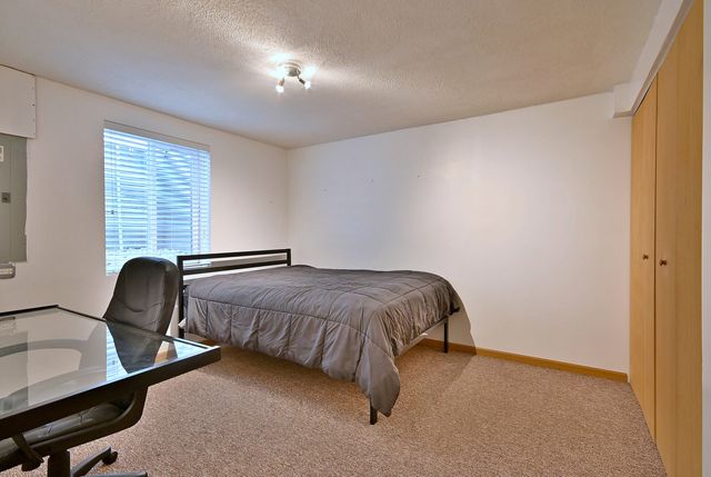 410 Manchester Road, Oswego, IL 60543