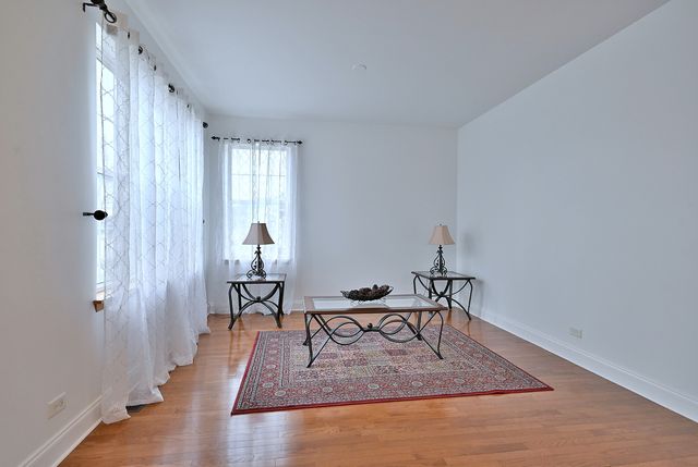 410 Manchester Road, Oswego, IL 60543