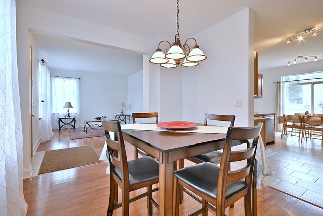 410 Manchester Road, Oswego, IL 60543