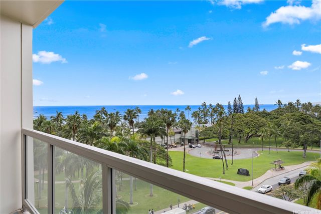 223 Saratoga Roads 817, Honolulu, HI 96815