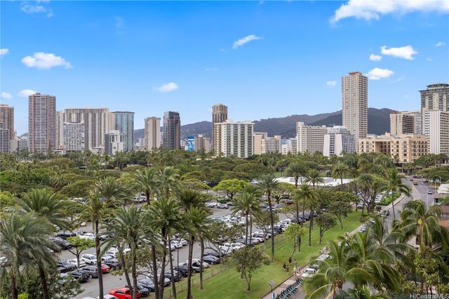 223 Saratoga Roads 817, Honolulu, HI 96815