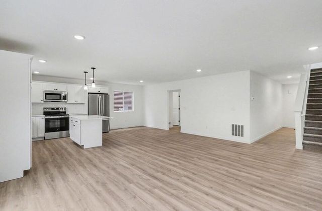 10150 Kearns Court, Portage, MI 49024