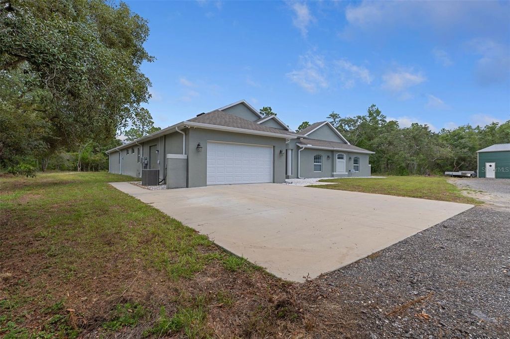 Image 3 of property listing at 14610 HIDDEN DEER TRAIL, Brooksville, FL 34614