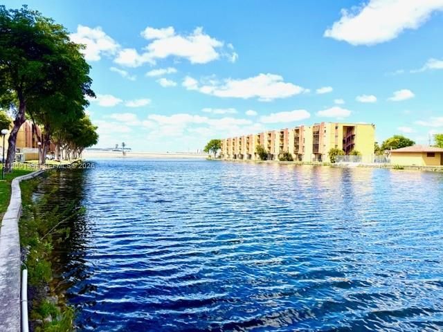 4717 NW 7th St 705-10, Miami, FL 33126